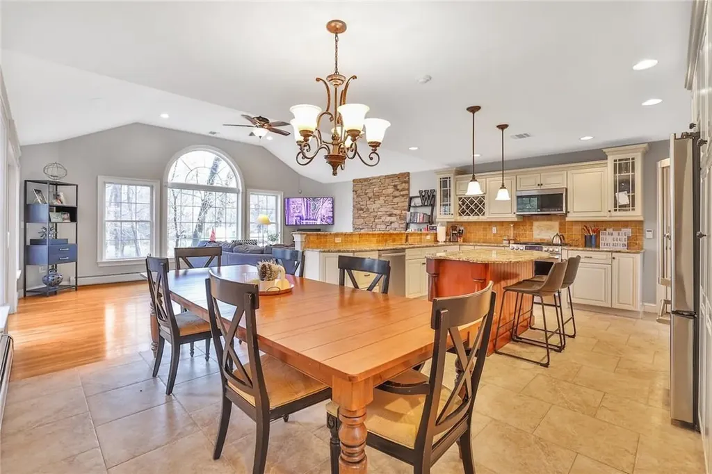 2 Meridan Lane Nanuet NY 10954