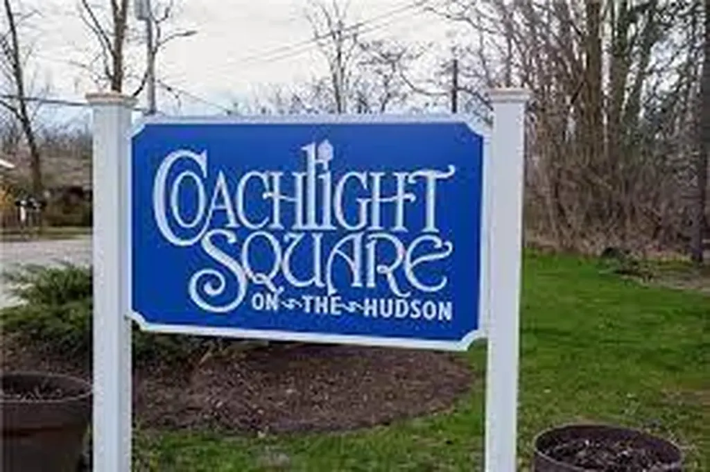 43 Coachlight Square Montrose NY 10548