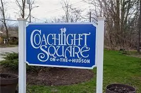 43 Coachlight Square Montrose NY 10548