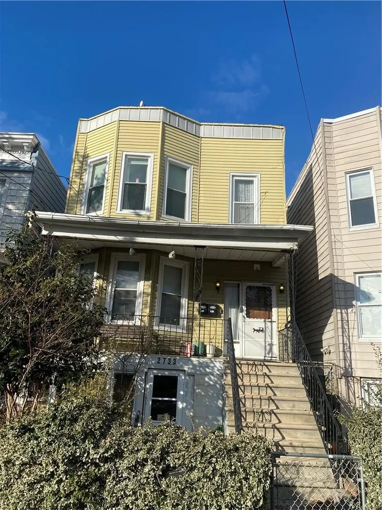 2733 Gifford Avenue Bronx NY 10465