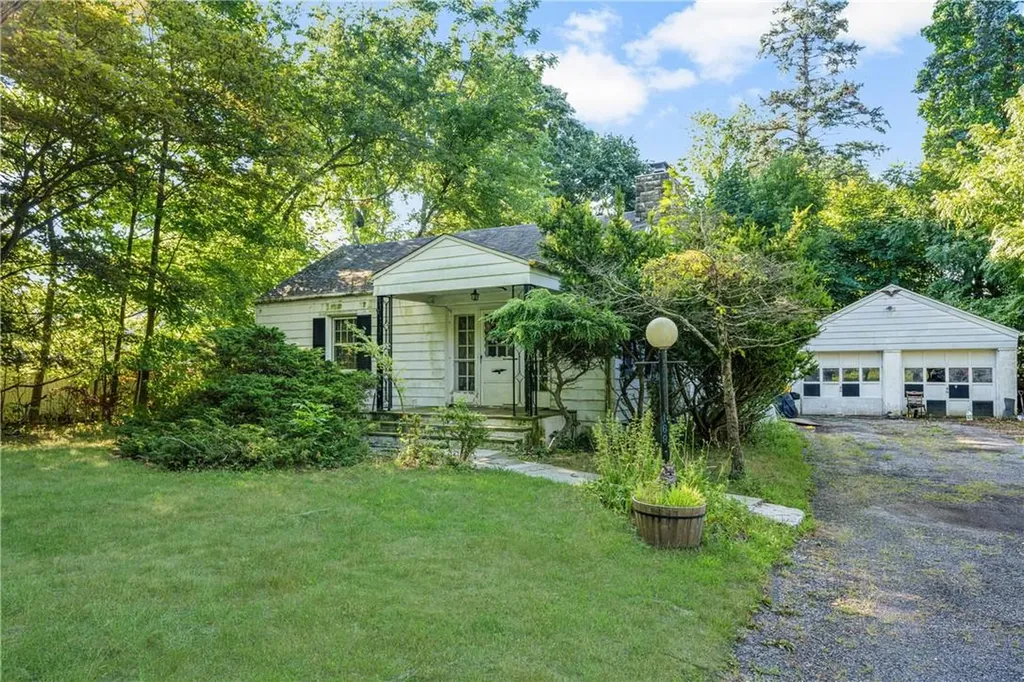 168 Westlake Drive Valhalla NY 10595