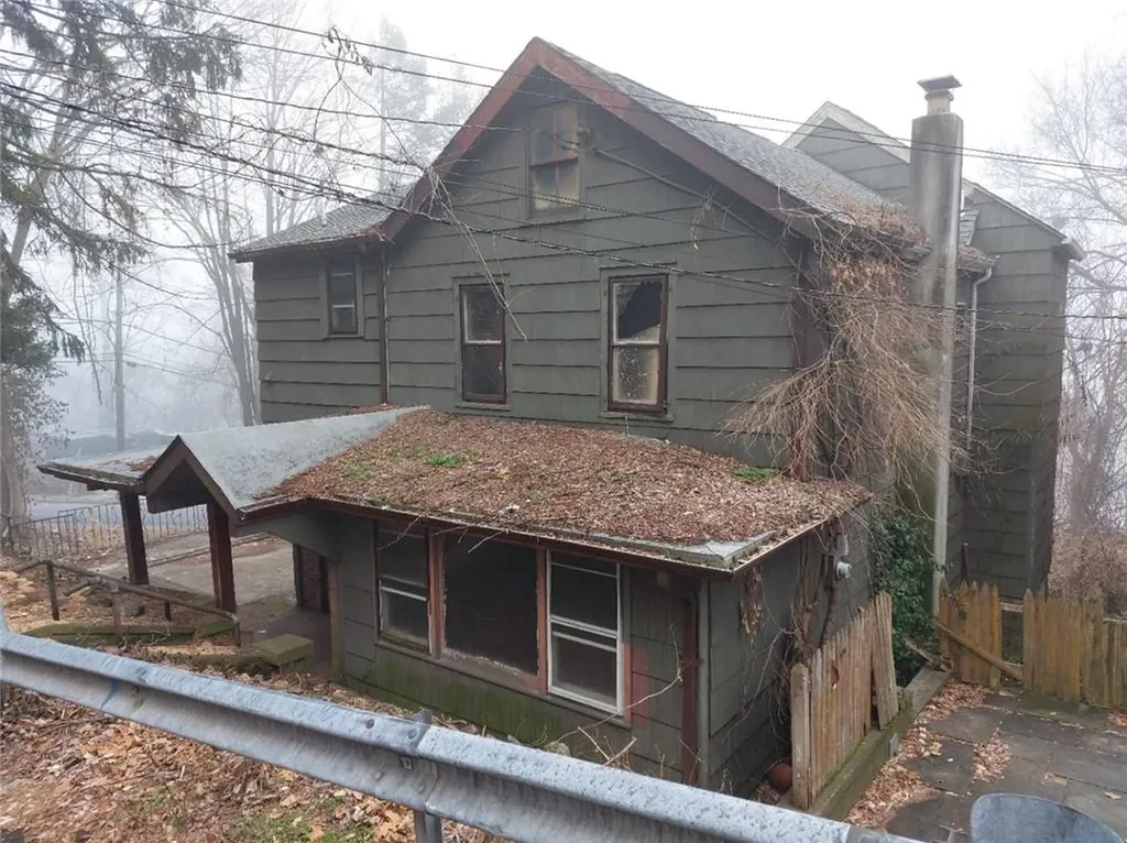 1658 Howard Street Peekskill NY 10566