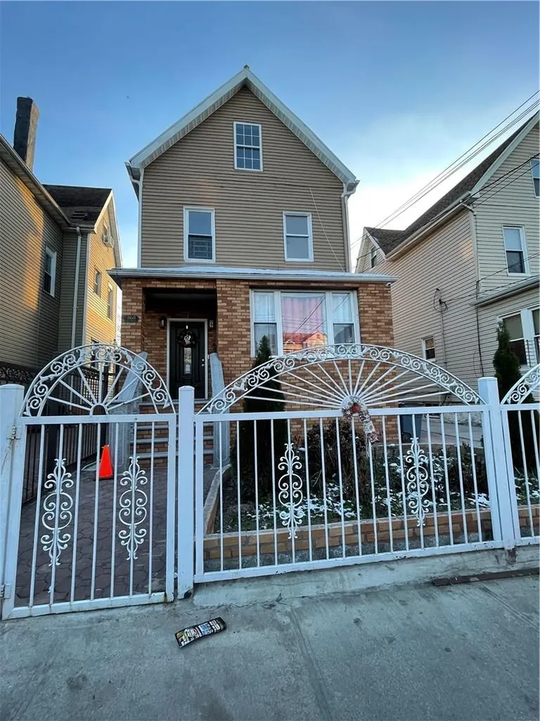 868 E 224th Street Bronx NY 10466