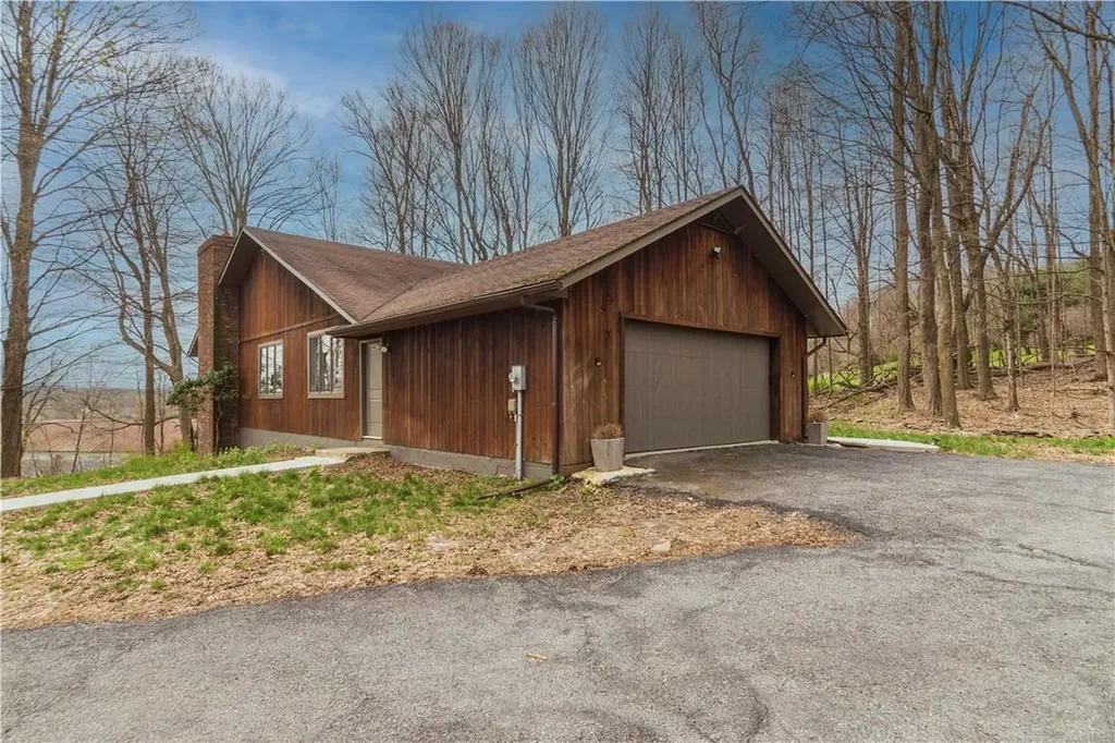 15 Upper Road Middletown NY 10940