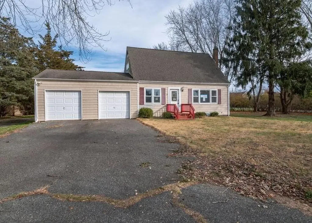 10 Bayview Drive Westhampton NY 11977