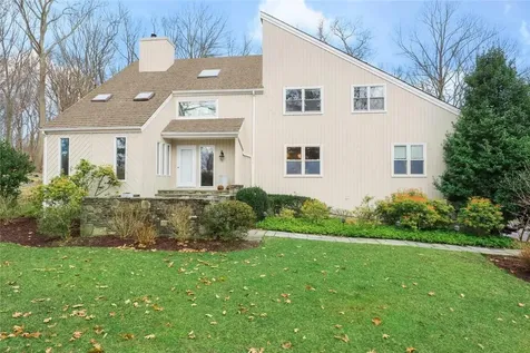 10 Woodland Court S Bedford NY 10506