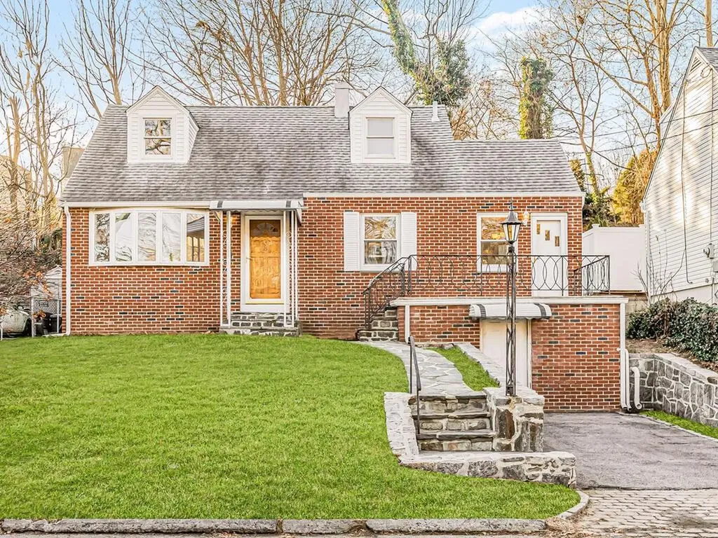 38 Cantitoe Road Yonkers NY 10710