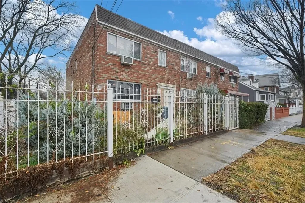 4701 Bronx Boulevard Bronx NY 10470