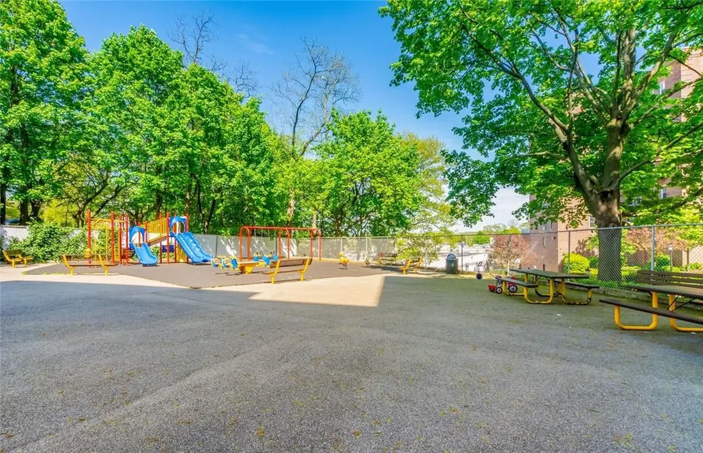 5650 Netherland Avenue Bronx NY 10471
