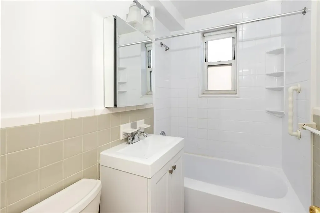 5650 Netherland Avenue Bronx NY 10471
