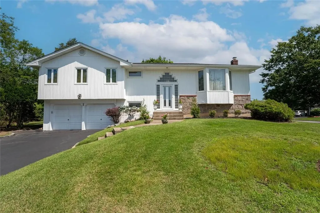 2 Chemung Place Jericho NY 11753