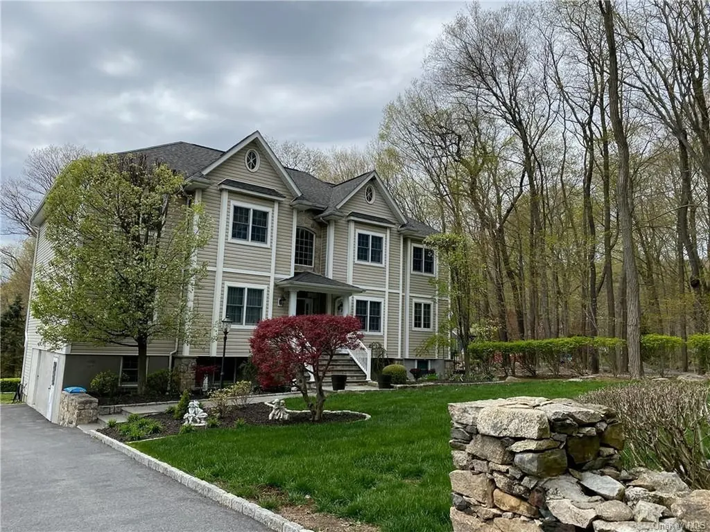 21 Barrett Hill Road Mahopac NY 10541