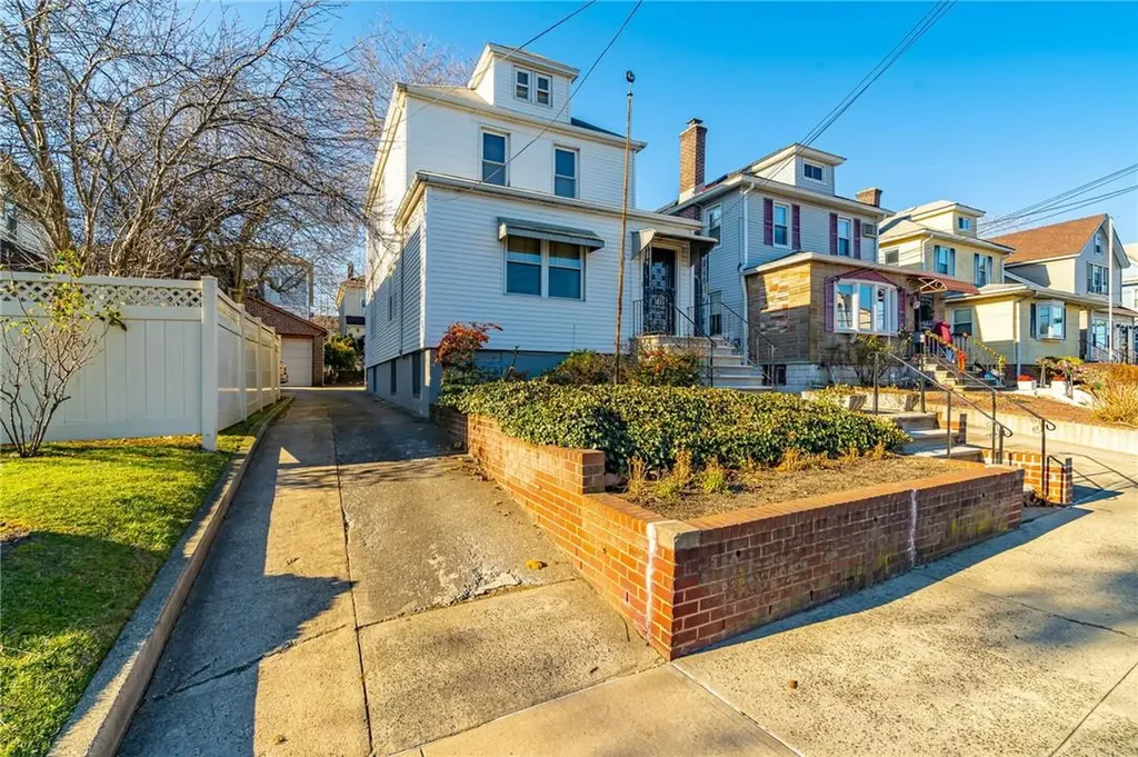 1819 Willow Lane Bronx NY 10461