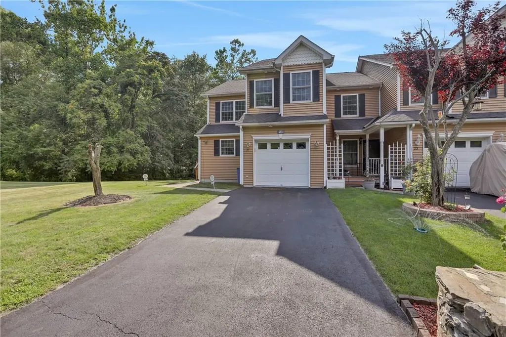 21 Newington Drive Hyde Park NY 12538