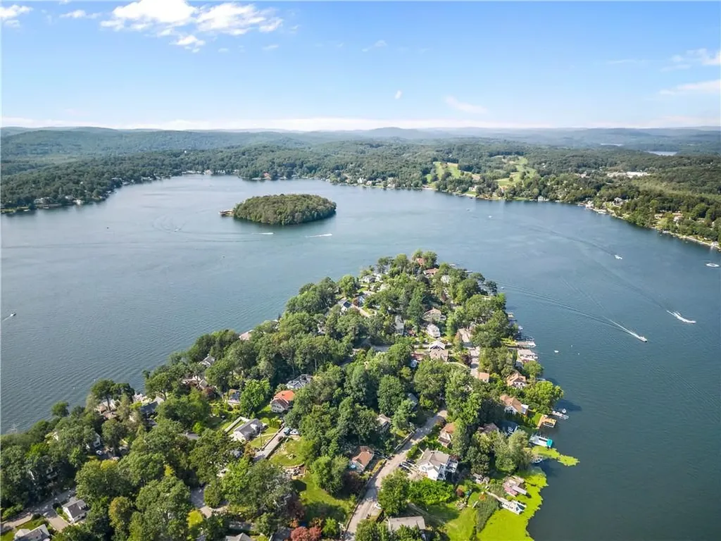 23 Sycamore Road Mahopac NY 10541