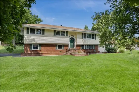 10 Hollow Lane Poughkeepsie NY 12603