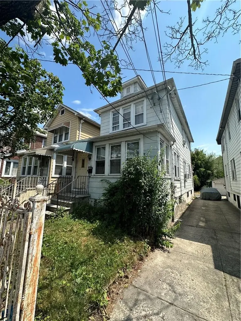4422 Monticello Avenue Bronx NY 10466