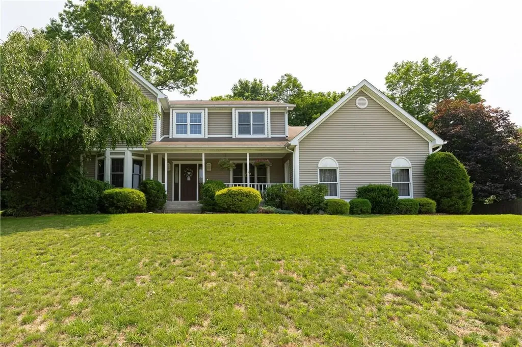 4 Carrington Court Poughkeepsie NY 12603