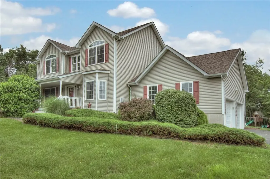 25 Van Wyck Court Wallkill NY 12589
