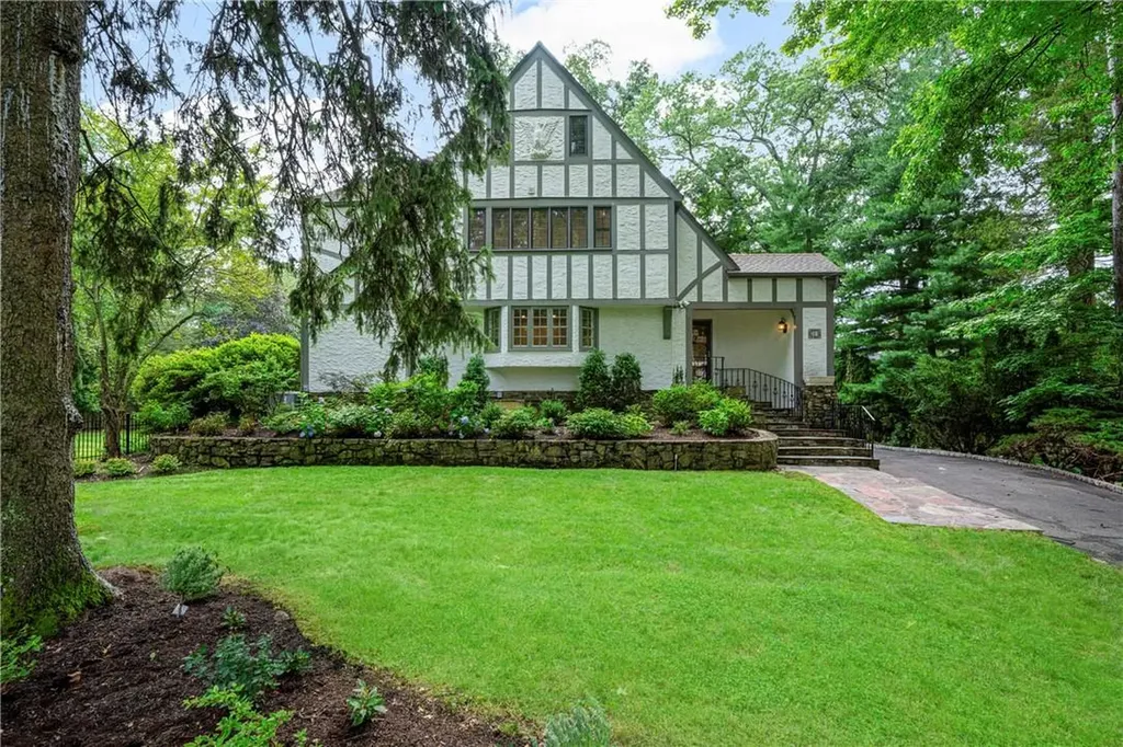 260 Brevoort Lane Rye NY 10580