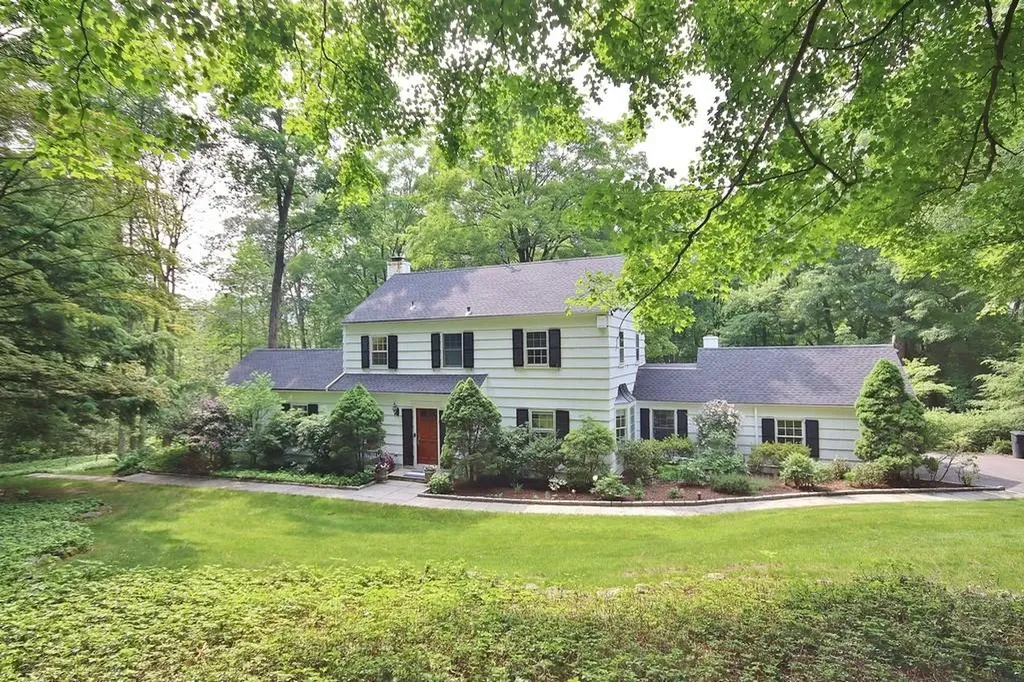 2 West Way Chappaqua NY 10514
