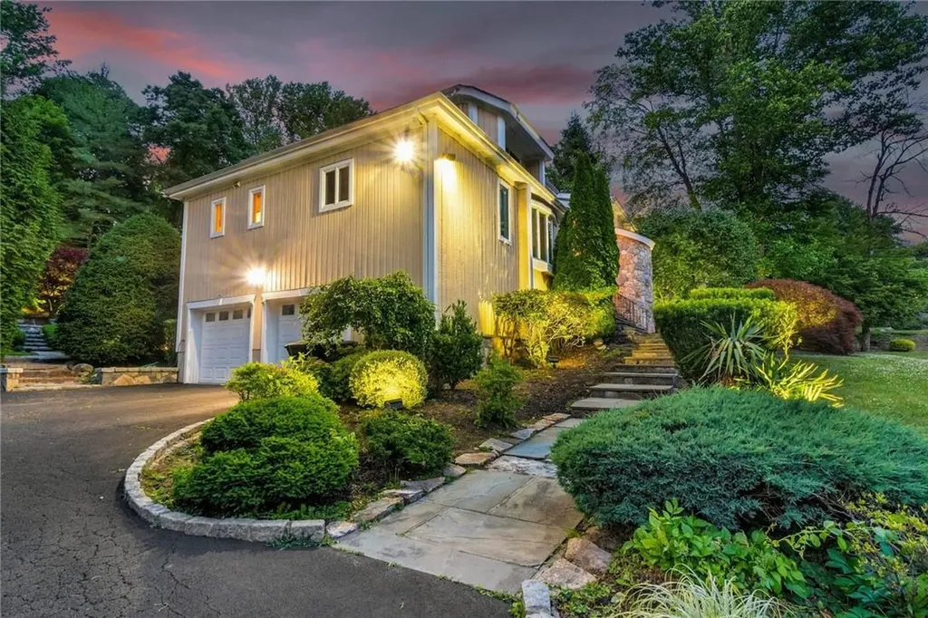 37 Pheasant Run Road Pleasantville NY 10570