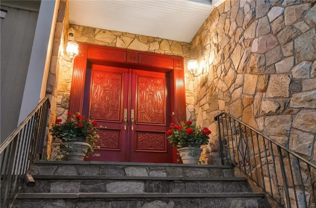 37 Pheasant Run Road Pleasantville NY 10570
