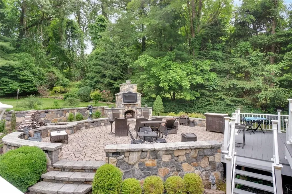 37 Pheasant Run Road Pleasantville NY 10570