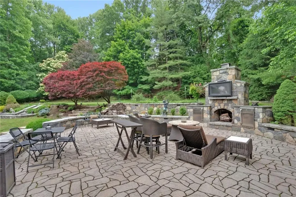 37 Pheasant Run Road Pleasantville NY 10570