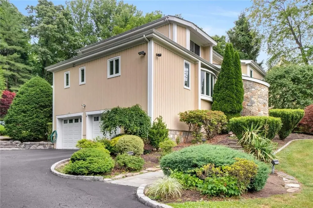37 Pheasant Run Road Pleasantville NY 10570