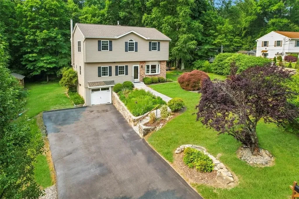 8 Forest Drive New Milford CT 06776