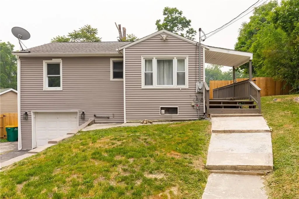 25 Holt Road Hyde Park NY 12538