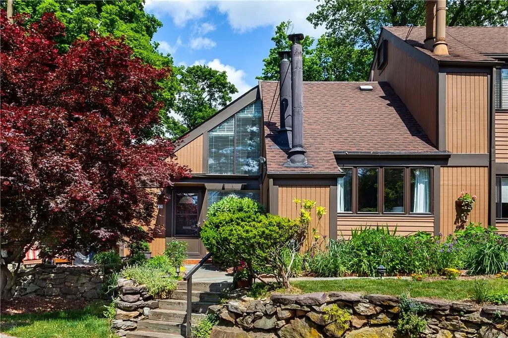 110 Round Hill Road Dobbs Ferry NY 10522