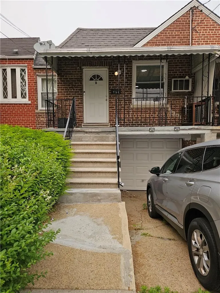 756 Calhoun Avenue Bronx NY 10465