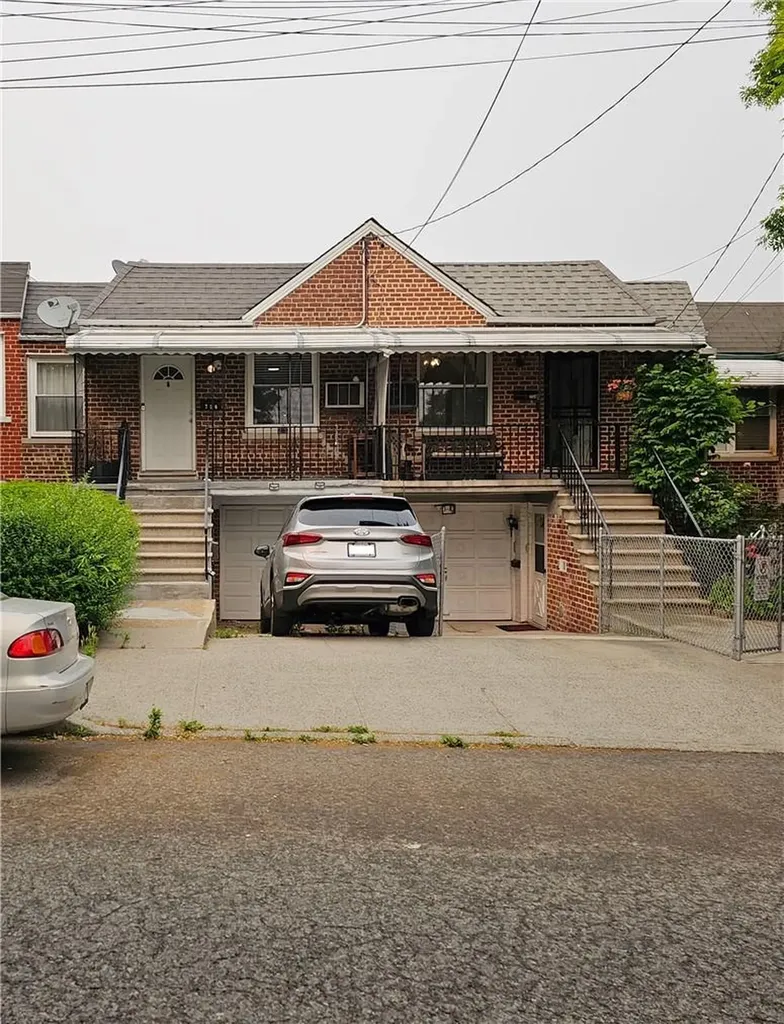 756 Calhoun Avenue Bronx NY 10465