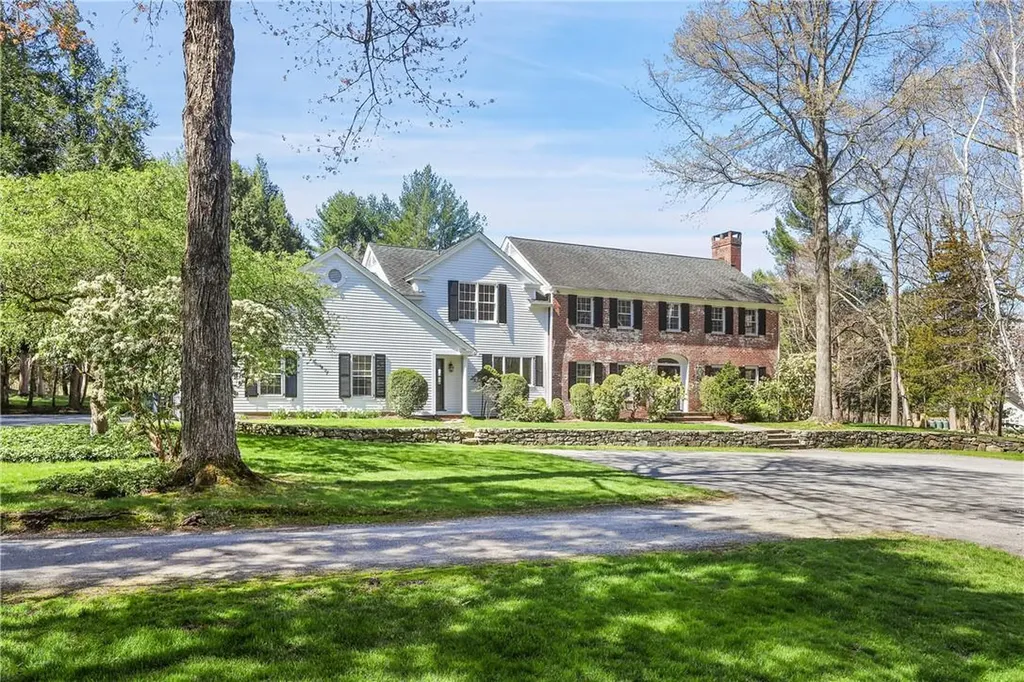 89 Hook Road Bedford NY 10506