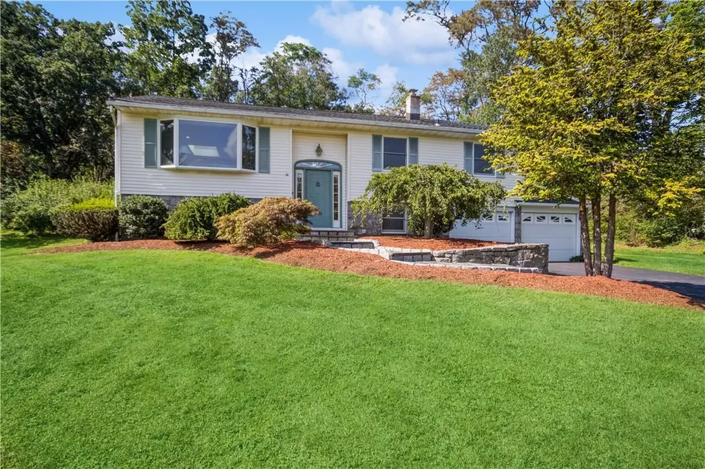 66 Red Mills Road Mahopac NY 10541