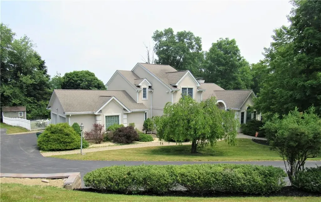 29 Skyview Drive Poughkeepsie NY 12603