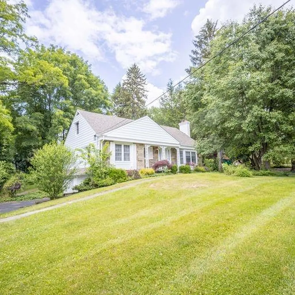 3 Earlwood Drive Poughkeepsie NY 12603