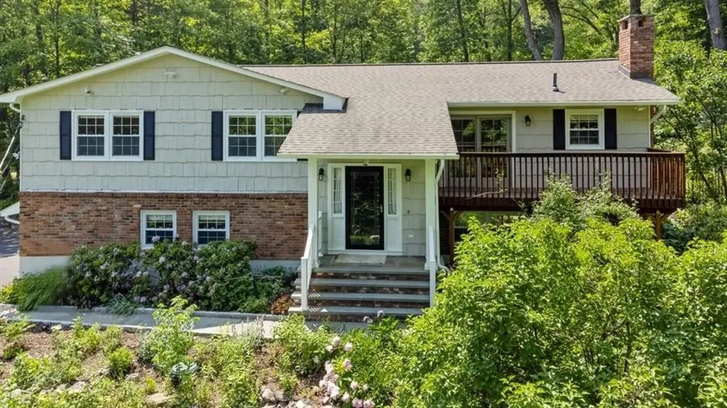 27 Knollwood Lane Cold Spring NY 10516