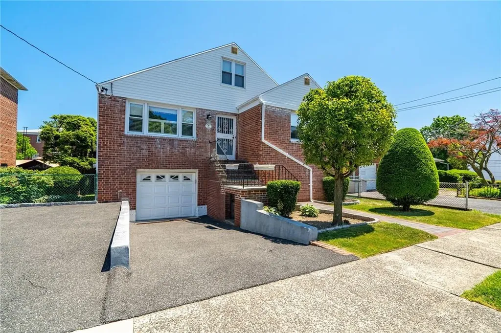27 Hildreth Place Yonkers NY 10704
