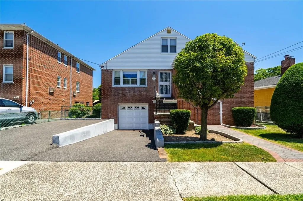 27 Hildreth Place Yonkers NY 10704