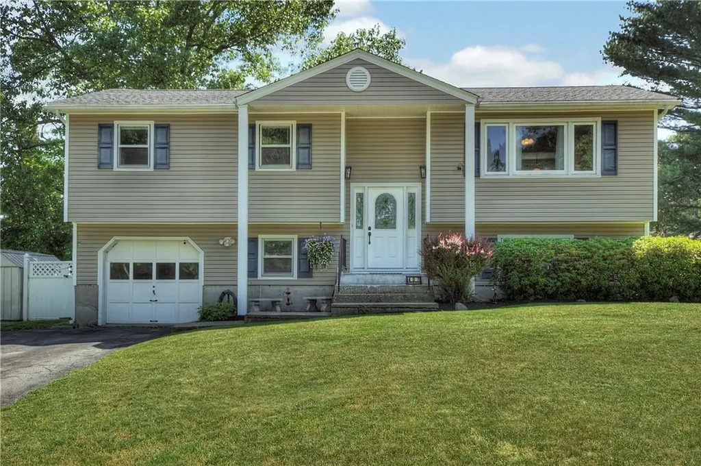 407 Carlton Circle New Windsor NY 12553