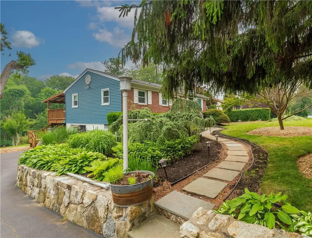 142 Fairmont Road Mahopac NY 10541