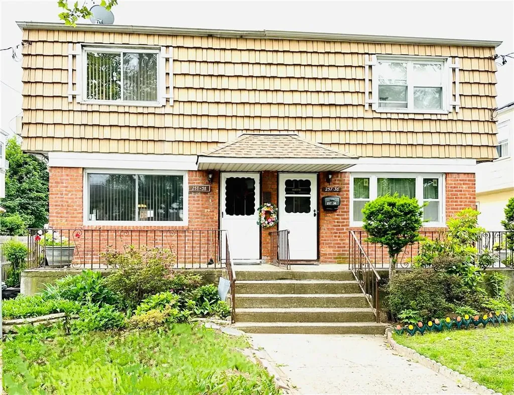 25738 149th Avenue Rosedale NY 11422