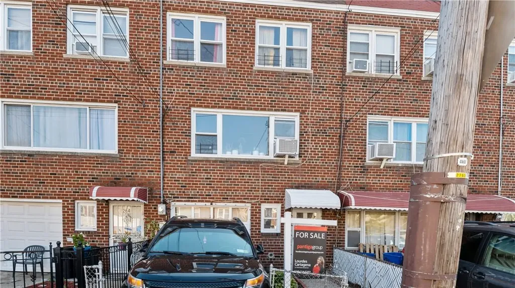 262 Reynolds Avenue Bronx NY 10465