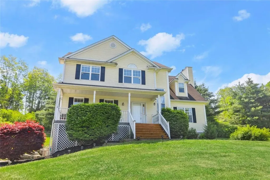 15 Orchard Drive Poughquag NY 12570