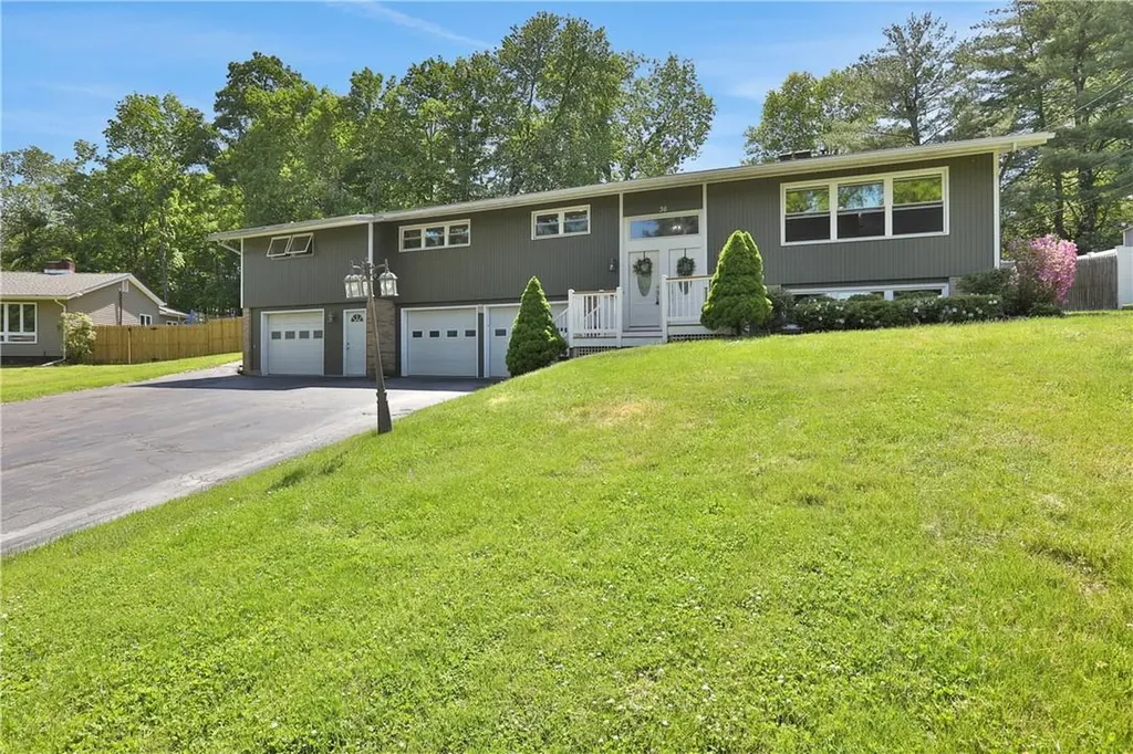36 Old Farms Road Poughkeepsie NY 12603