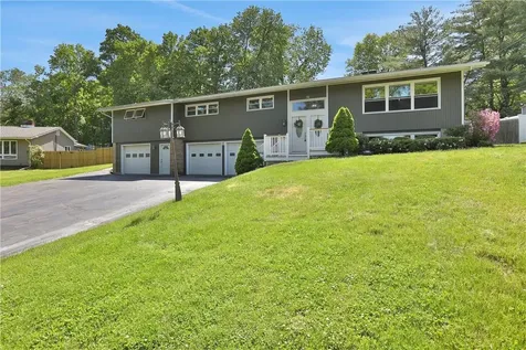 36 Old Farms Road Poughkeepsie NY 12603