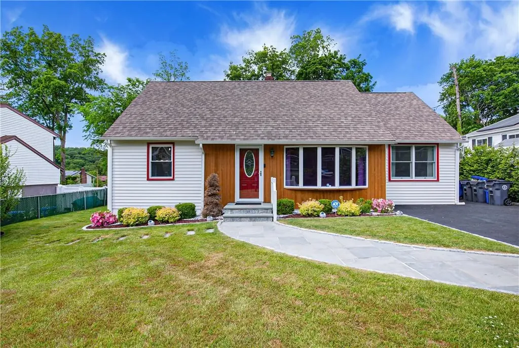31 Tomahawk Drive White Plains NY 10603